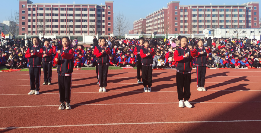 快乐运动 健康成长——莲溪小学举行2021冬季趣味运动会_项城_项城网